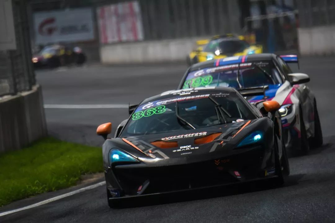 钢铁赛道雨中热战·ChinaGT上演秦皇岛首轮超跑对决