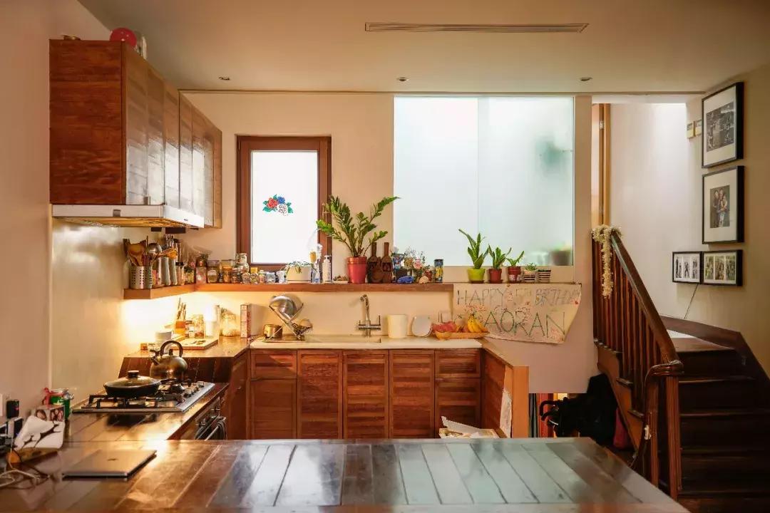 上海一家五口，11年不用开空调、不烧热水，每月电费只花几十块