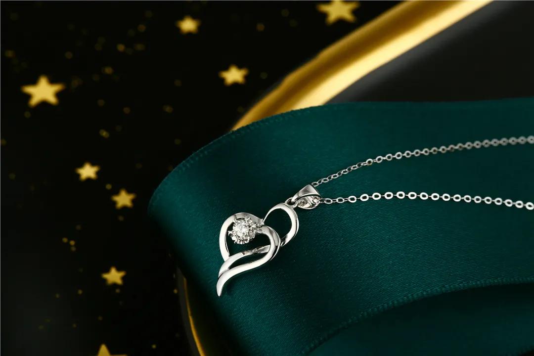 银饰养护不用愁一招教你解决哦,银饰变白不用锡纸最快的方法