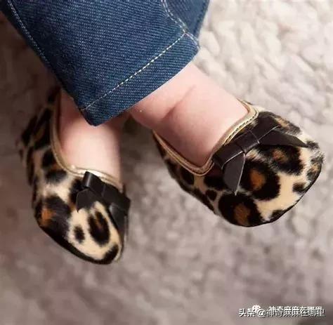 到底如何给宝宝选凉鞋,怎样给宝宝挑选夏季凉鞋