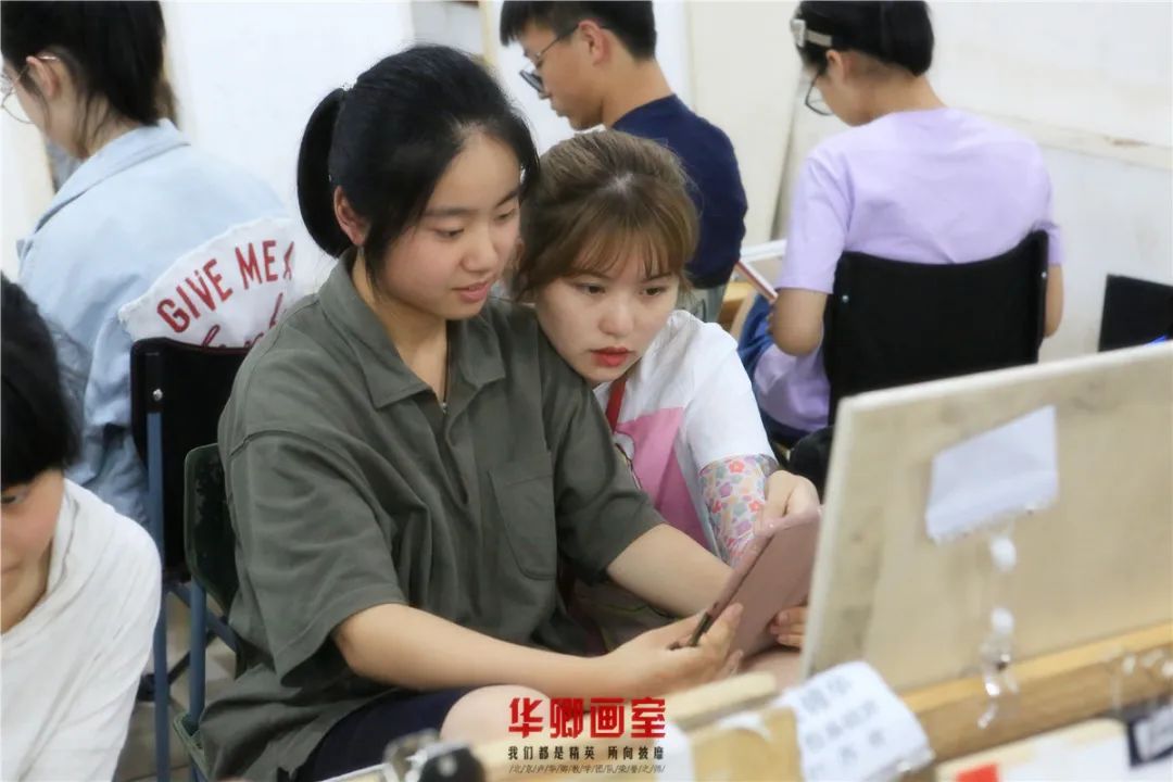 北京华卿画室一月多少钱,在北京华卿画室参加美术培训好吗