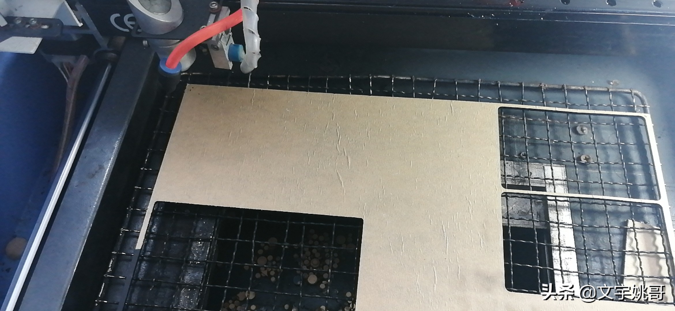 还在玩T12吗?快来看看用WY710高频烙铁主板组装台高性能高频烙铁