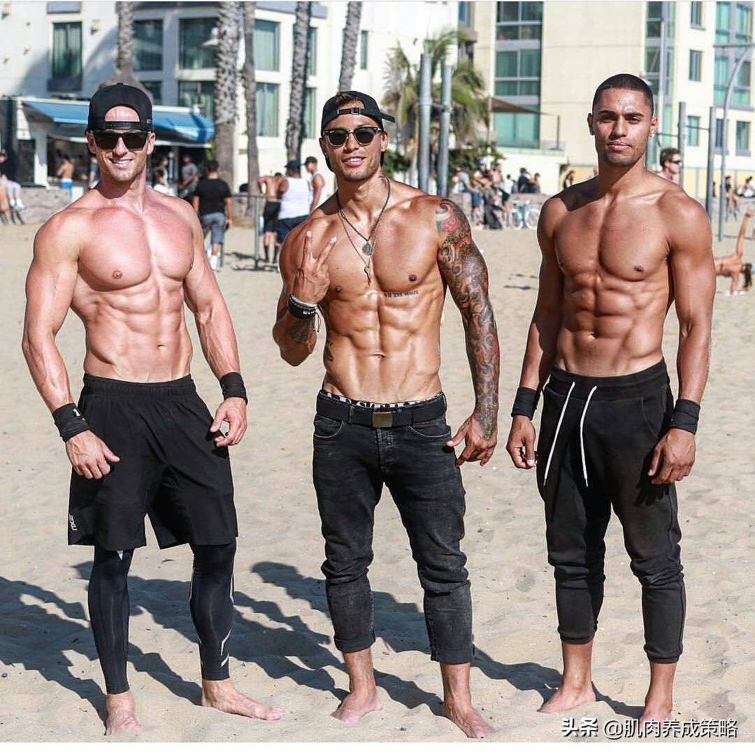 让胸肌看起来更明显应该怎么练,胸肌练大了不硬怎么办