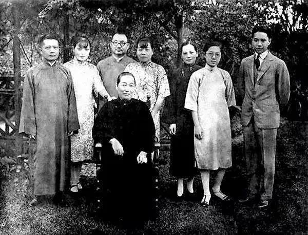 ​培养宋氏王朝：她是中国最强辣妈