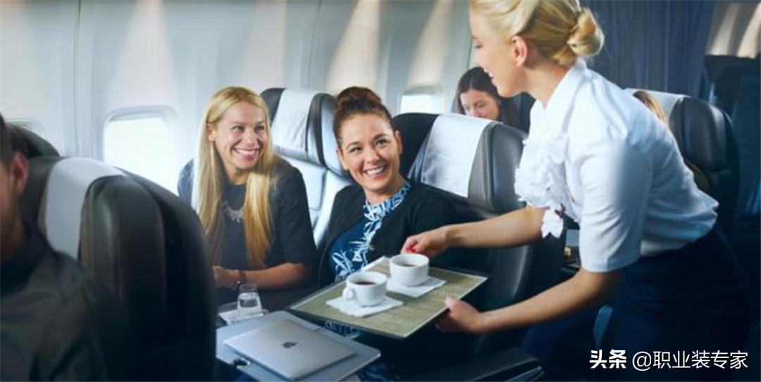 中国冰岛航空空姐,意大利航空空姐制服设计理念