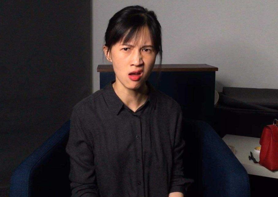 papi酱签约艺人遭家暴，被前任扇耳光烫烟头，男方这表现毫无悔意