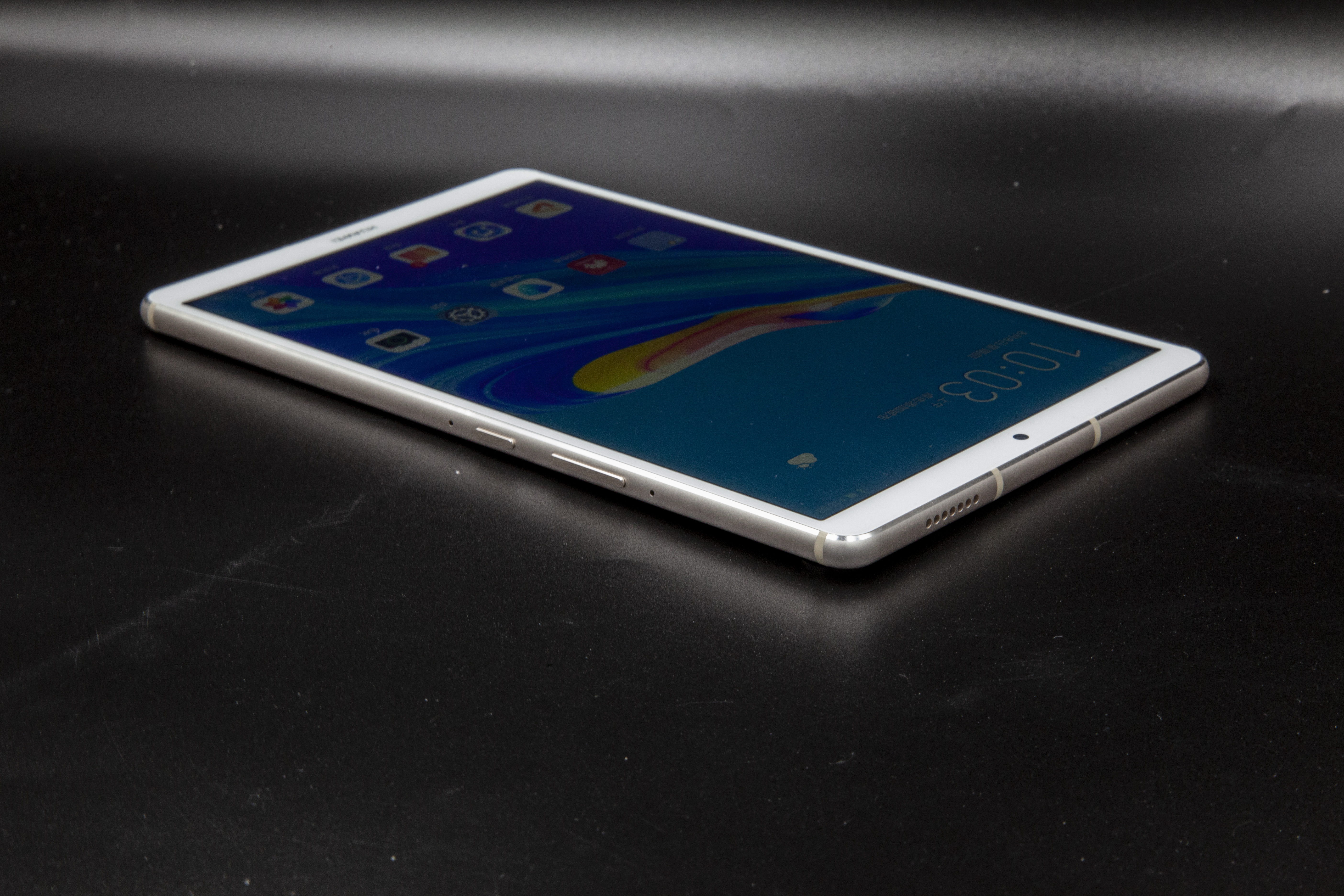 华为mediapadm6图片,华为mediapadm58.4