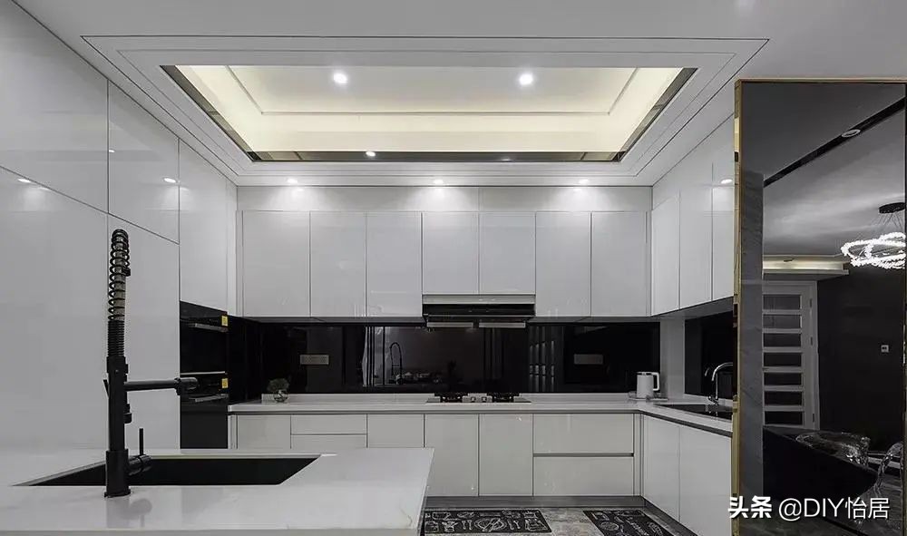 DIY怡居｜精致时尚轻奢风复式大宅，负一层的阳光房太太太美了