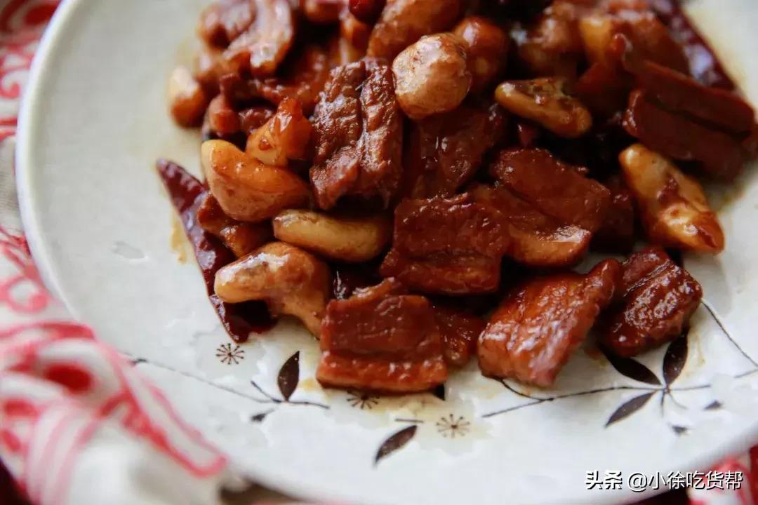 砂锅菱角红烧肉,菱角的功效与作用孕妇