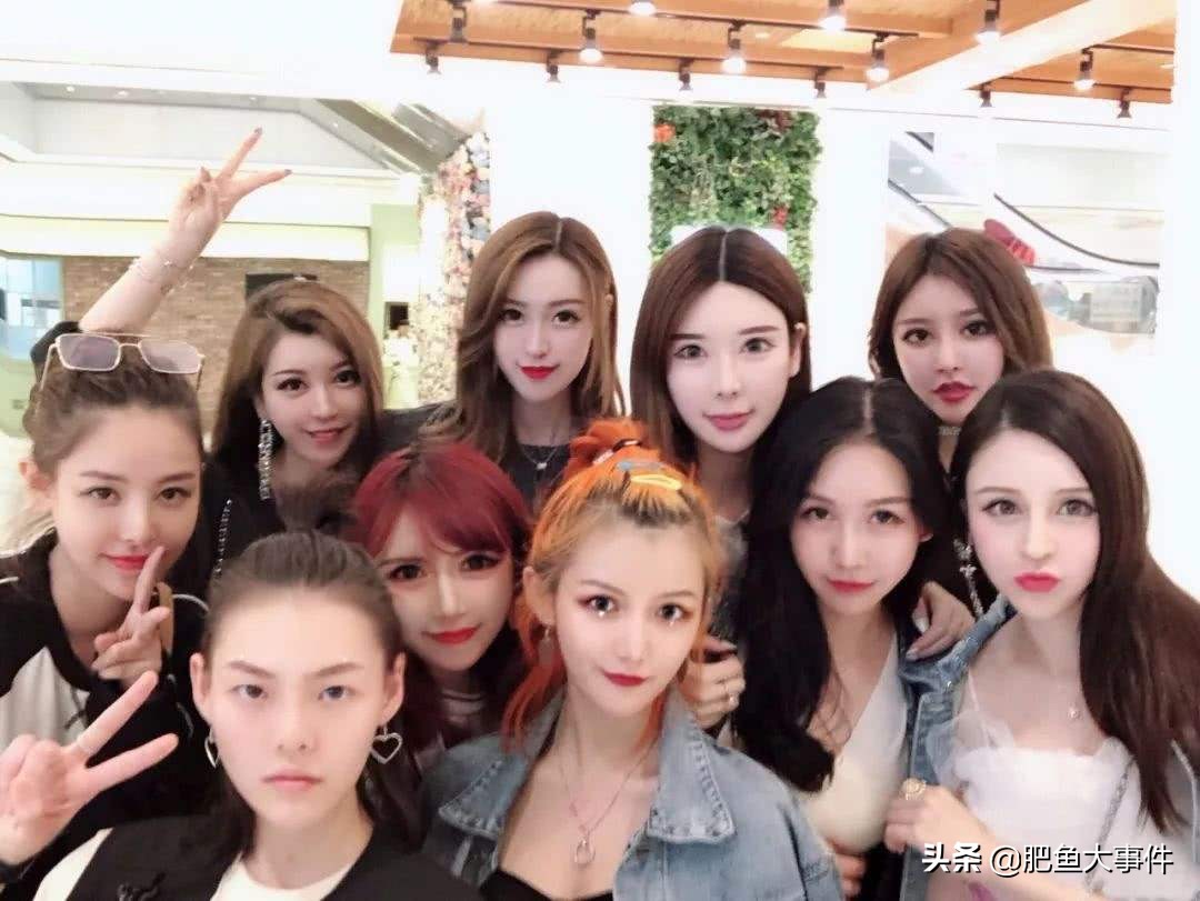 年轻时和老了一模一样的女明星,长得一模一样的女明星很久以前