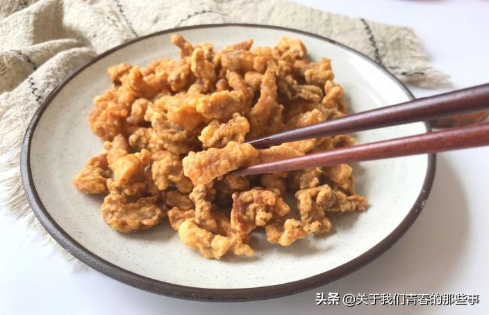 炸酥肉用面粉还是淀粉才酥脆,炸酥肉时裹淀粉好还是面粉好