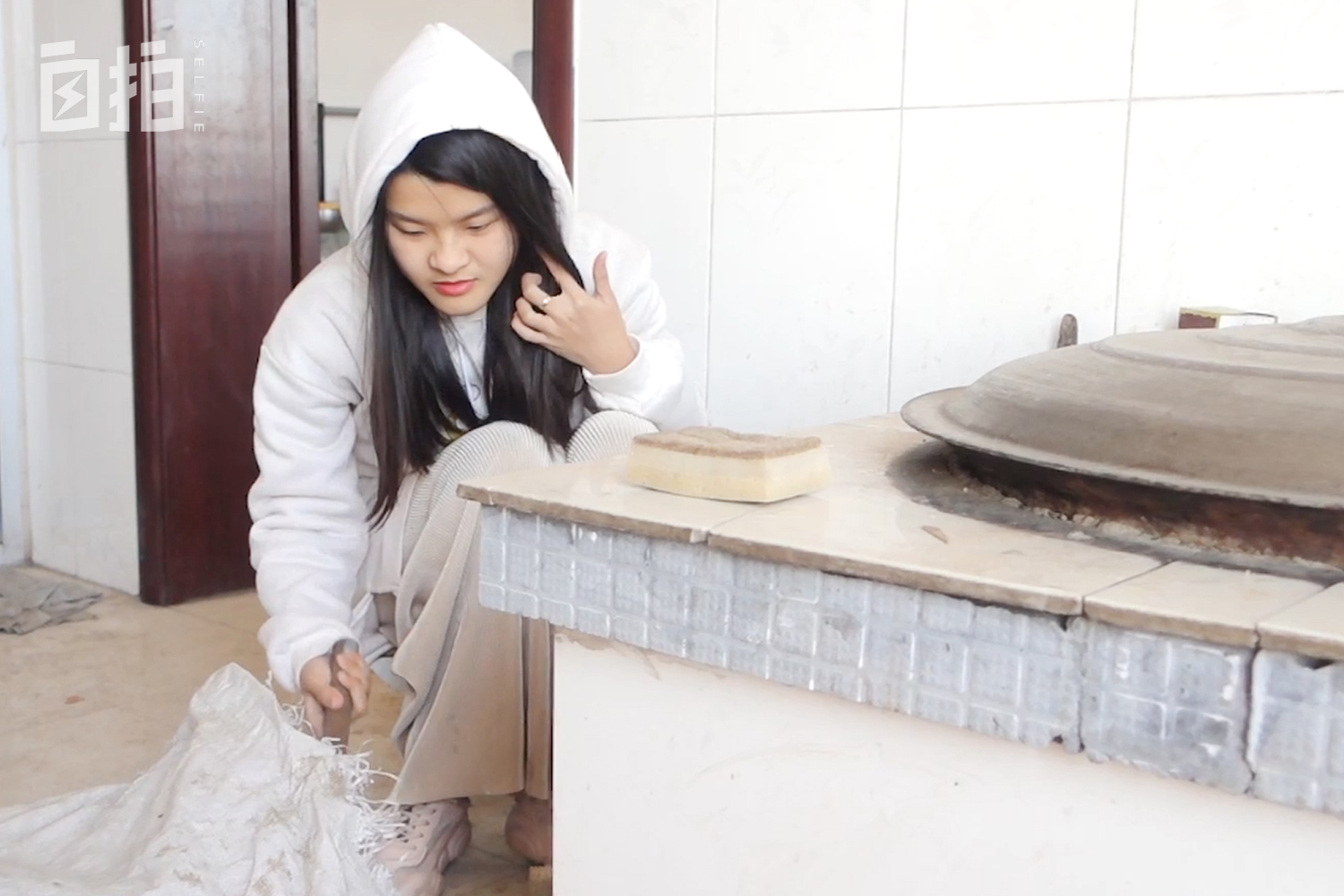 22岁越南女大学生旅游网恋,越南女嫁四川小伙彩礼2万