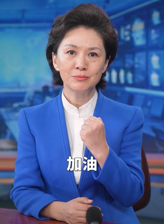 央视海霞今年多少岁了,央视海霞全身照片