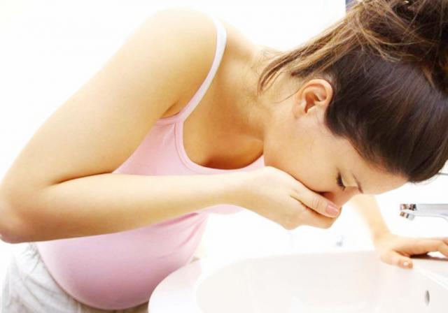 孕妇孕吐恶心不想吃饭怎么办,孕期犯恶心想吐吃什么缓解孕吐