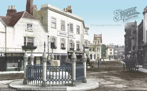 中国首发｜伦敦泰晤士河畔金牌学区，传统英伦生活范儿