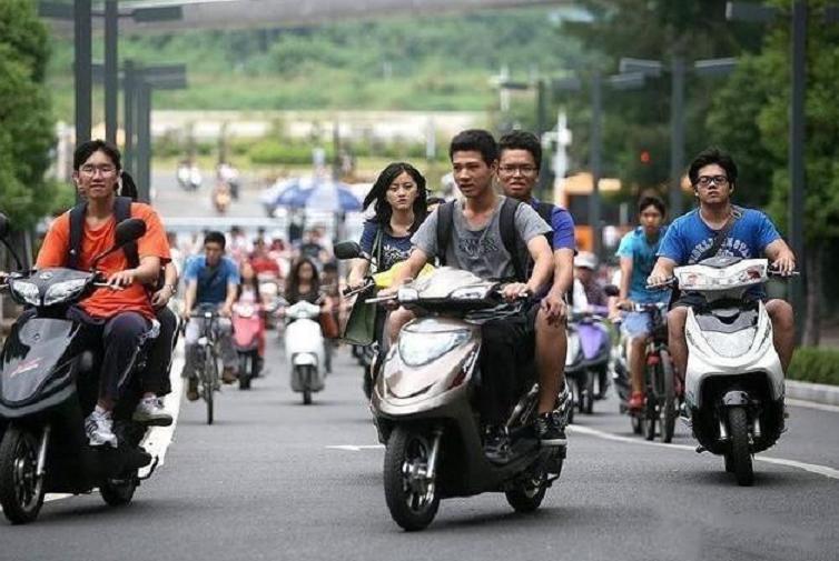 电动车怎么开电池才耐用,怎样正确使用电动车使电池更耐用