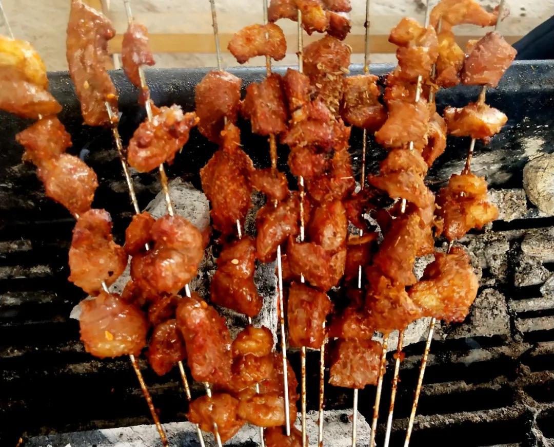 人生得意须摆摊什么意思,人生得意须摆摊