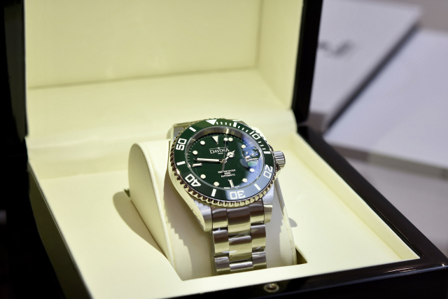 迪沃斯绿蛟龙和浪琴康卡斯,迪沃斯绿蛟龙与劳力士绿水鬼