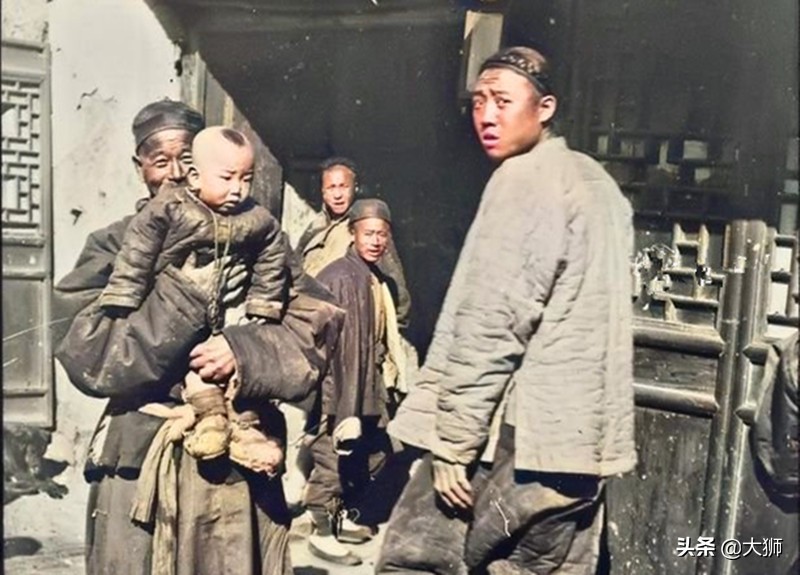 都说津门混混顽劣，可有一位袍带混混，愣是让李鸿章幕僚服软认怂