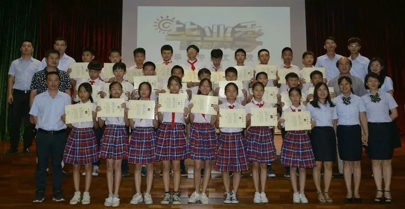 华立中英文学校是不是贵族学校,华立中英文学校升学