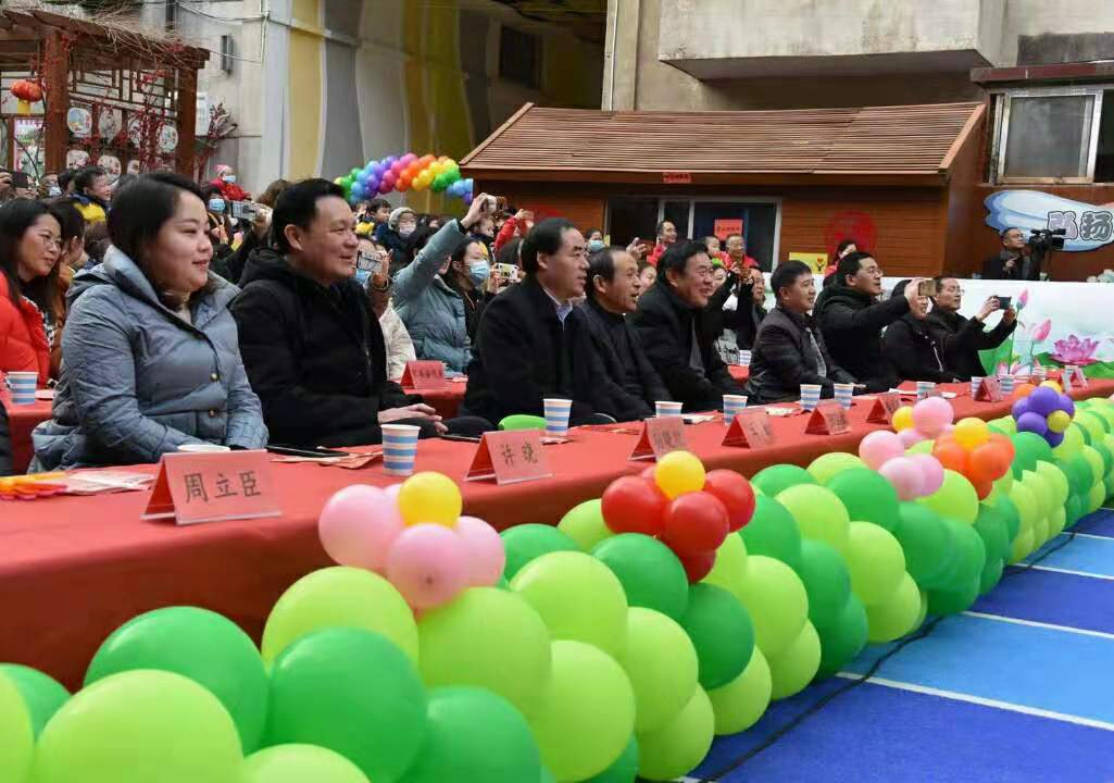 幼儿园庆元旦迎新活动兔年,幼儿园庆元旦迎新年活动预告模板