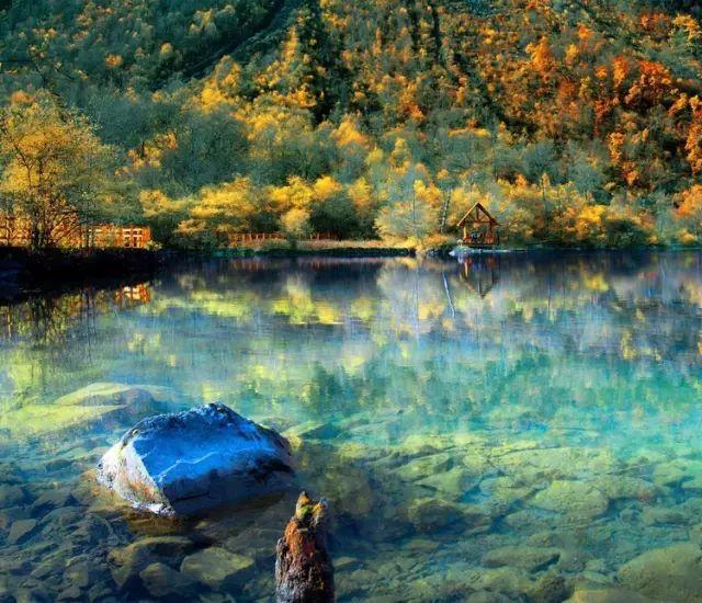 九寨沟精致小众,九寨沟风景不输瑞士