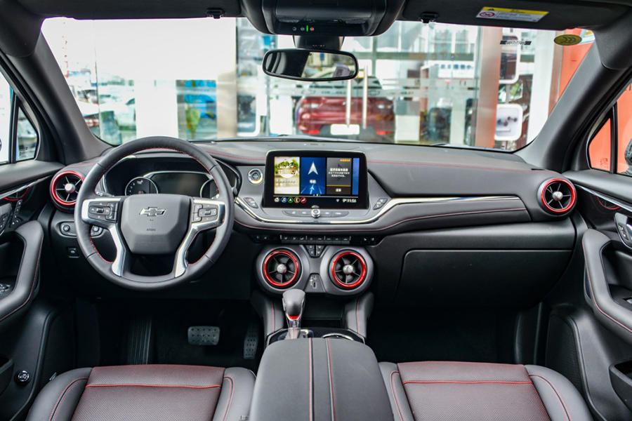 雪佛兰全尺寸suv柴油高配5.7米,雪佛兰7座suv巡境者尺寸价格