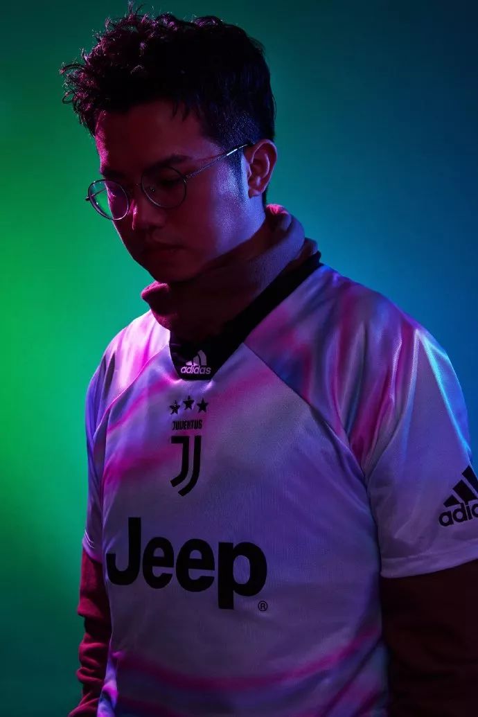 阿迪达斯发布球衣,阿迪达斯发布国家队新球衣