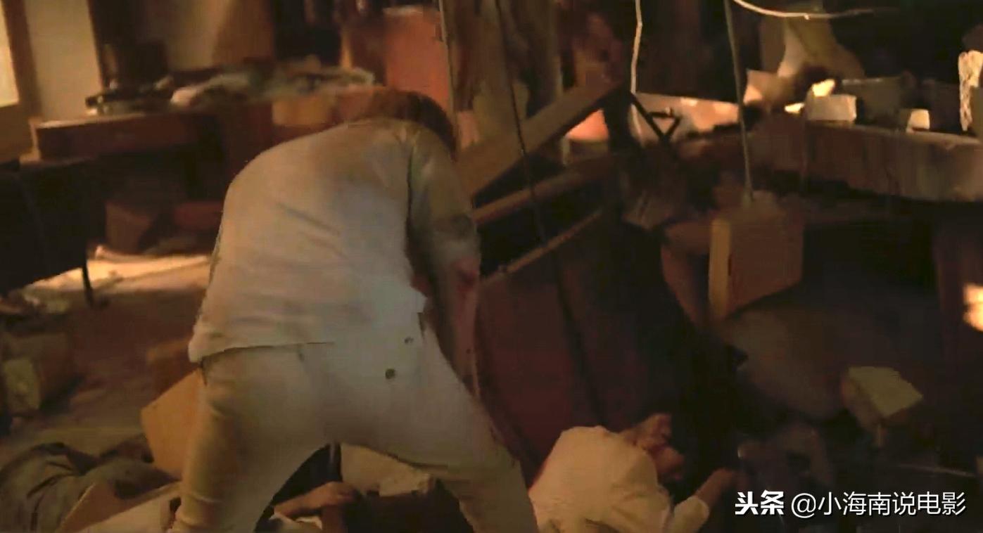 小伙工作却发生意外,小伙上班路上发生了什么事情