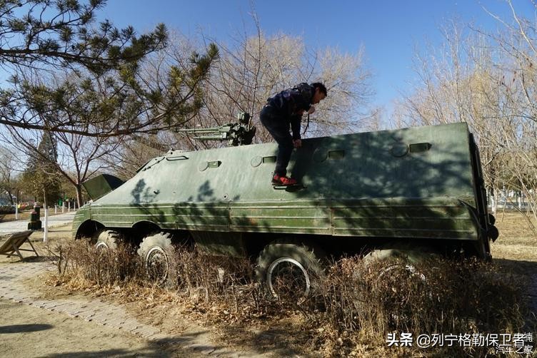 解放军轮式装甲车种类,中国军用八轮重型装甲车