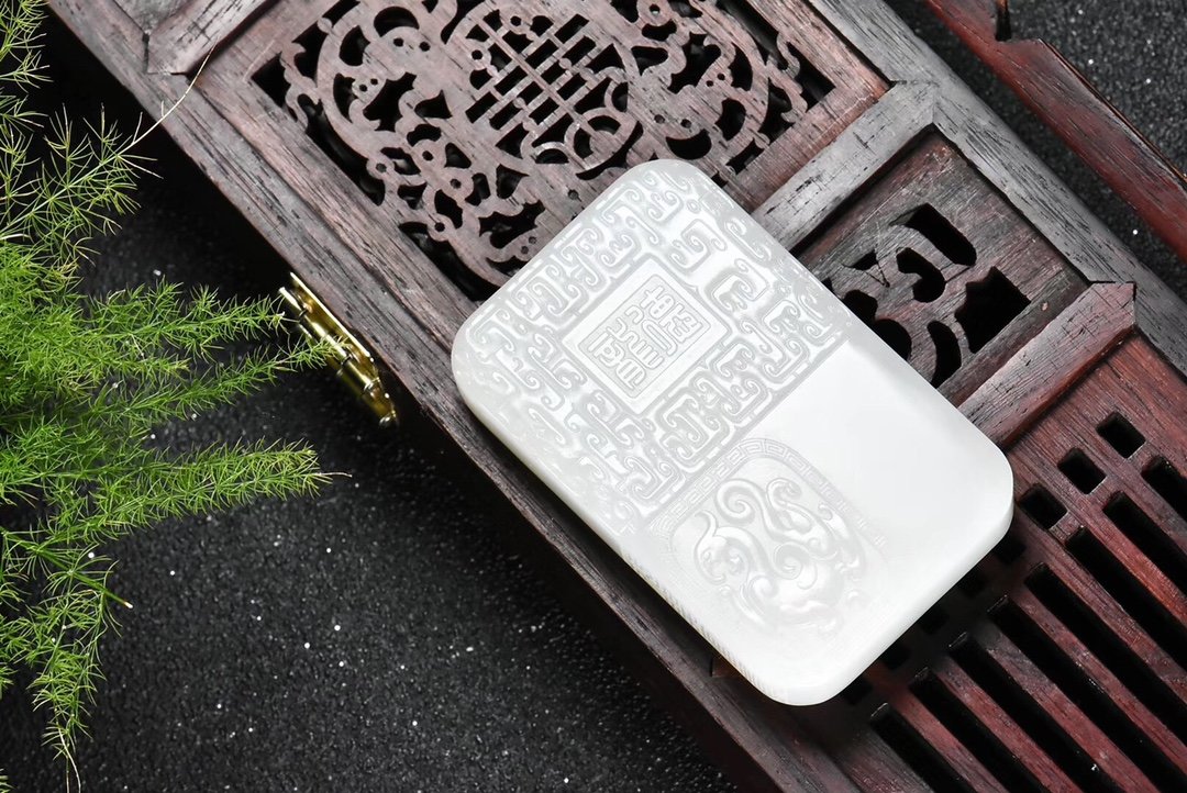 有些颜色发青的玉也是白玉吗,什么玉可以冒充白玉