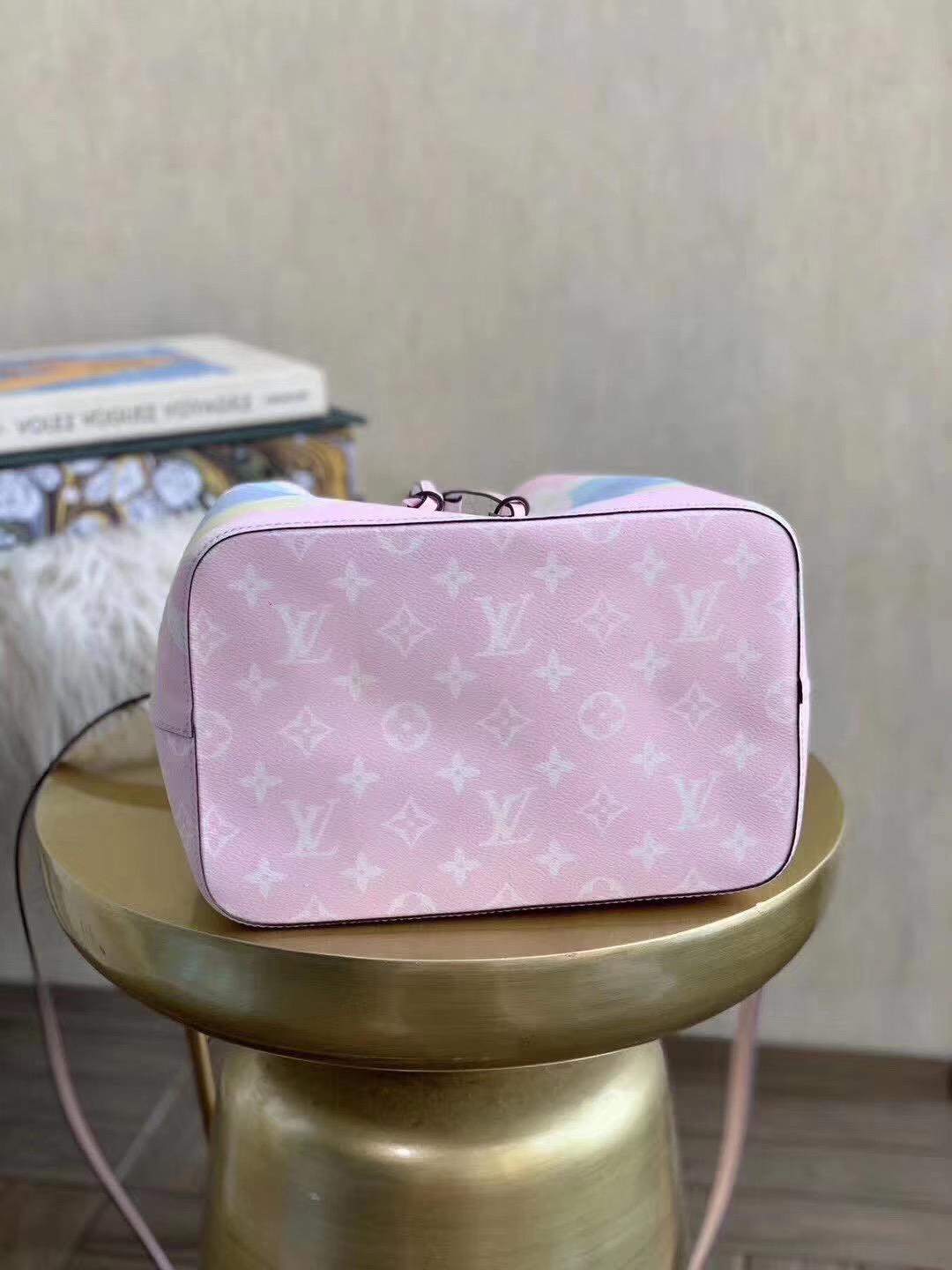 LVNÉONOÉ进得了办公室也看得了风景#