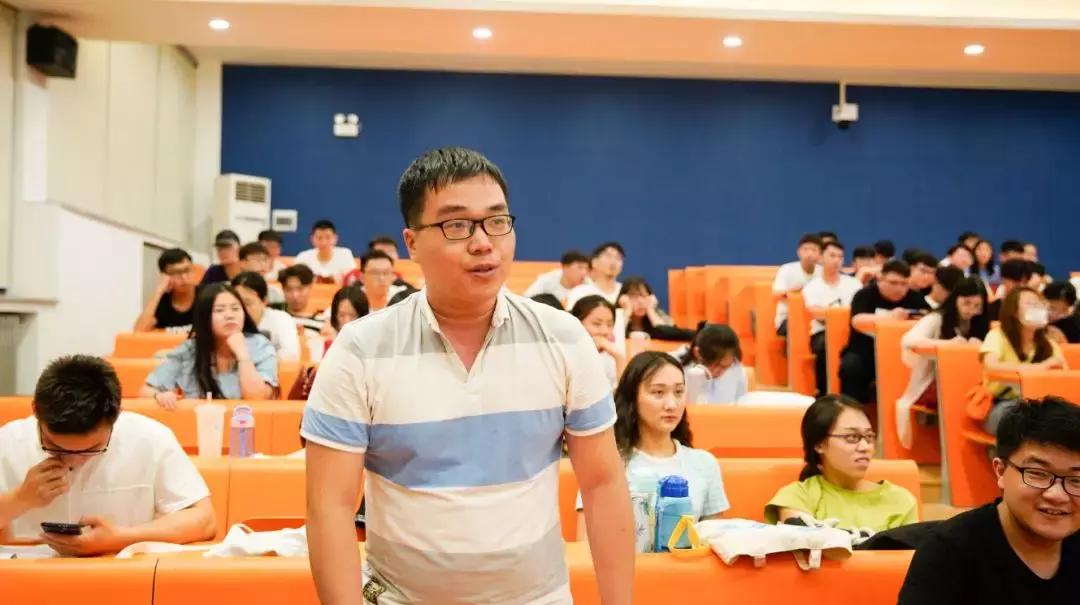 就业季专家来解惑—物通网董事长为物流专业大学生带来满满干货