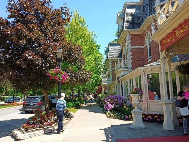 生完孩子后跟老公一起去分房,生完孩子后就一直和老公分床睡