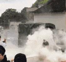 搞笑gif开心一刻这才是真正的赢家,开心一刻gif笑死人