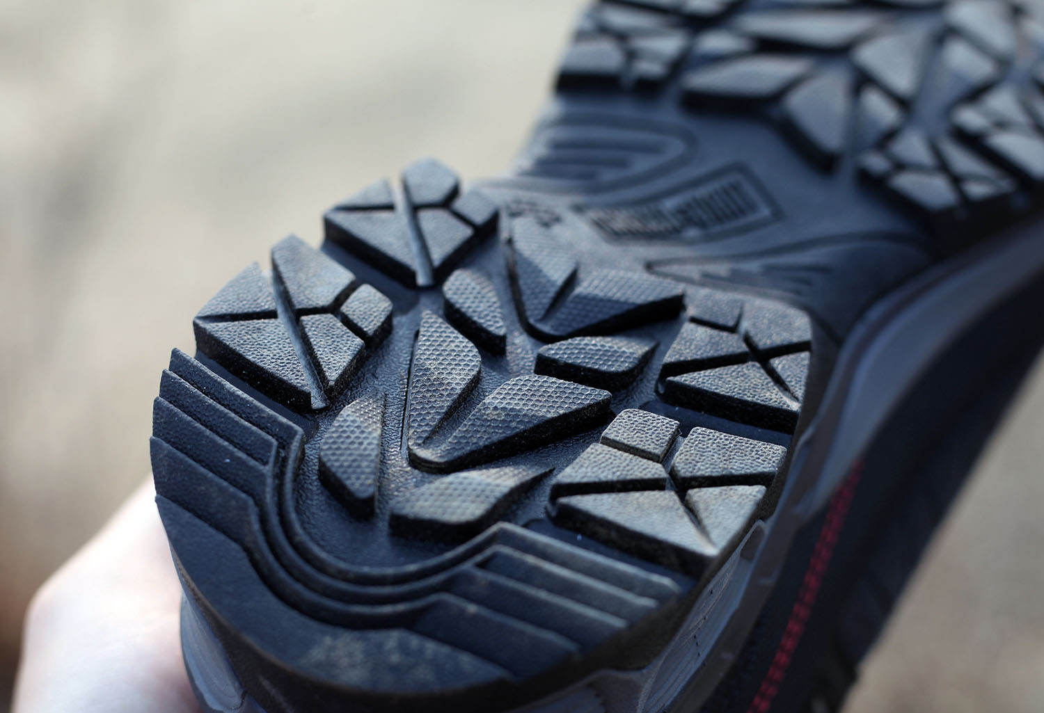 兼顾城市和户外徒步的登山鞋,探路者专业户外登山徒步鞋男