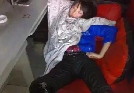 最大的廉价旅馆，不是路边招待所，而是网吧