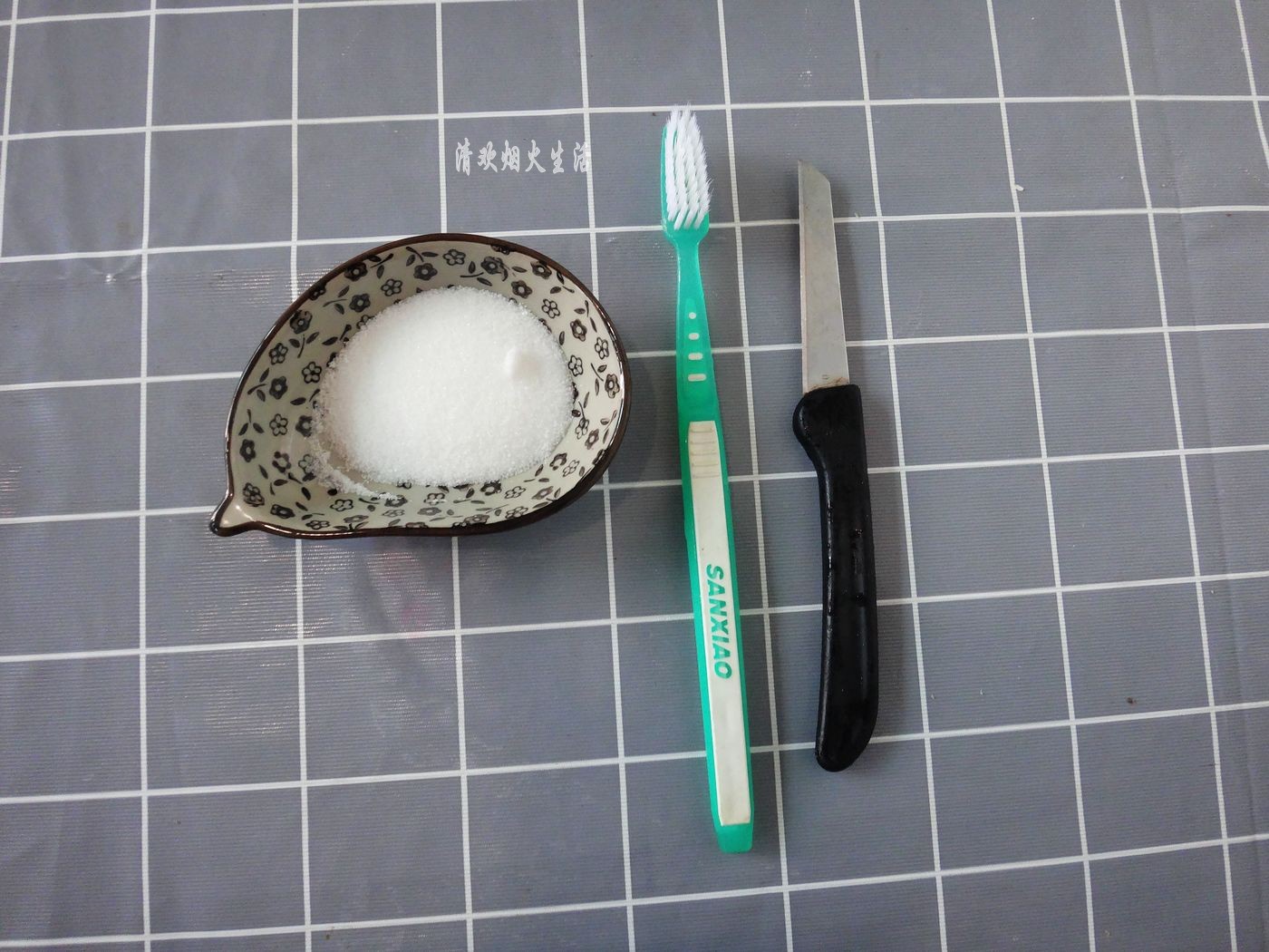 野生菌直接放水里清洗是错误的,教你两招,轻松吃干净美味的菌子