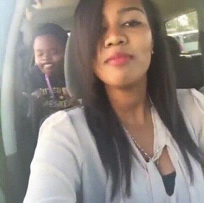 新娘开心的搞笑视频,搞笑gif开心一刻女司机上车