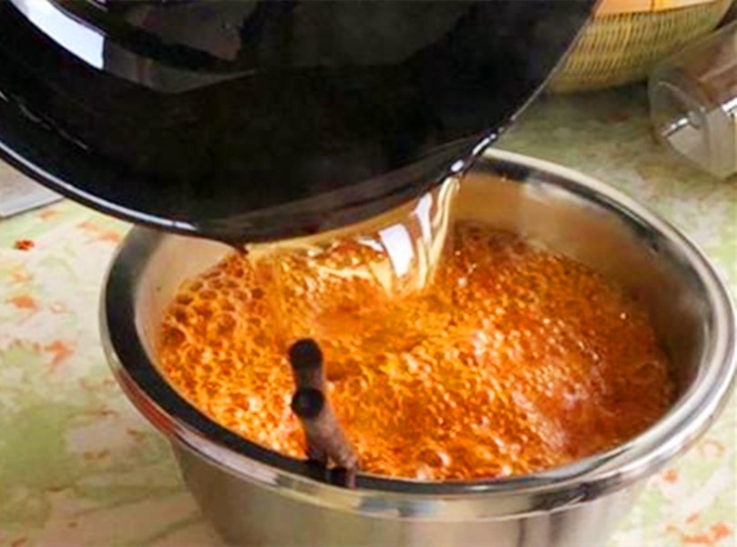 炸辣椒油油少了可以炸两次吗,炸辣椒油剩下的材料还能做啥