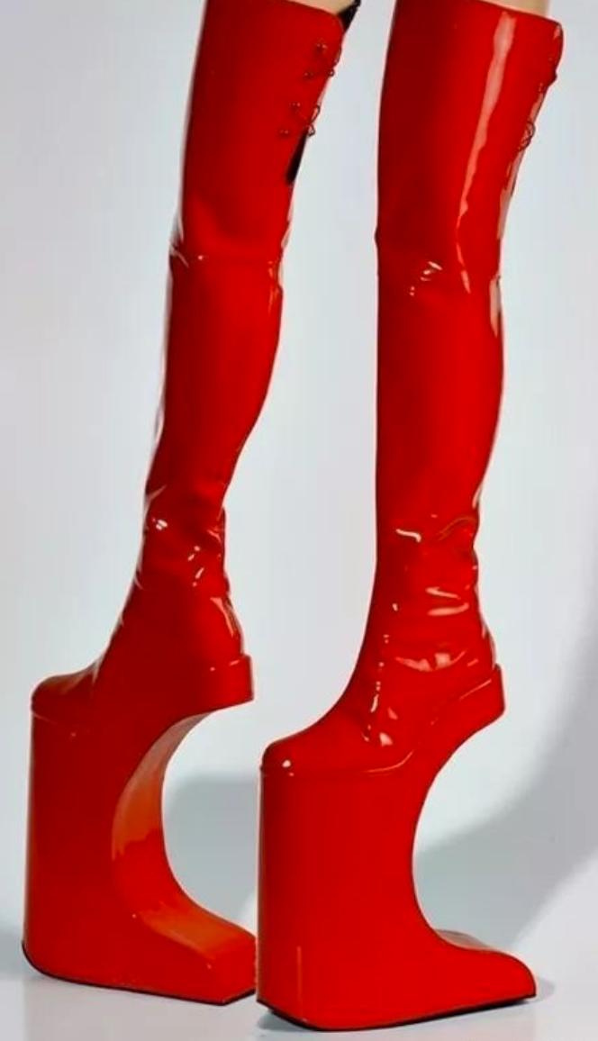 世界上最奇葩的高跟鞋设计,高跟鞋奇葩设计