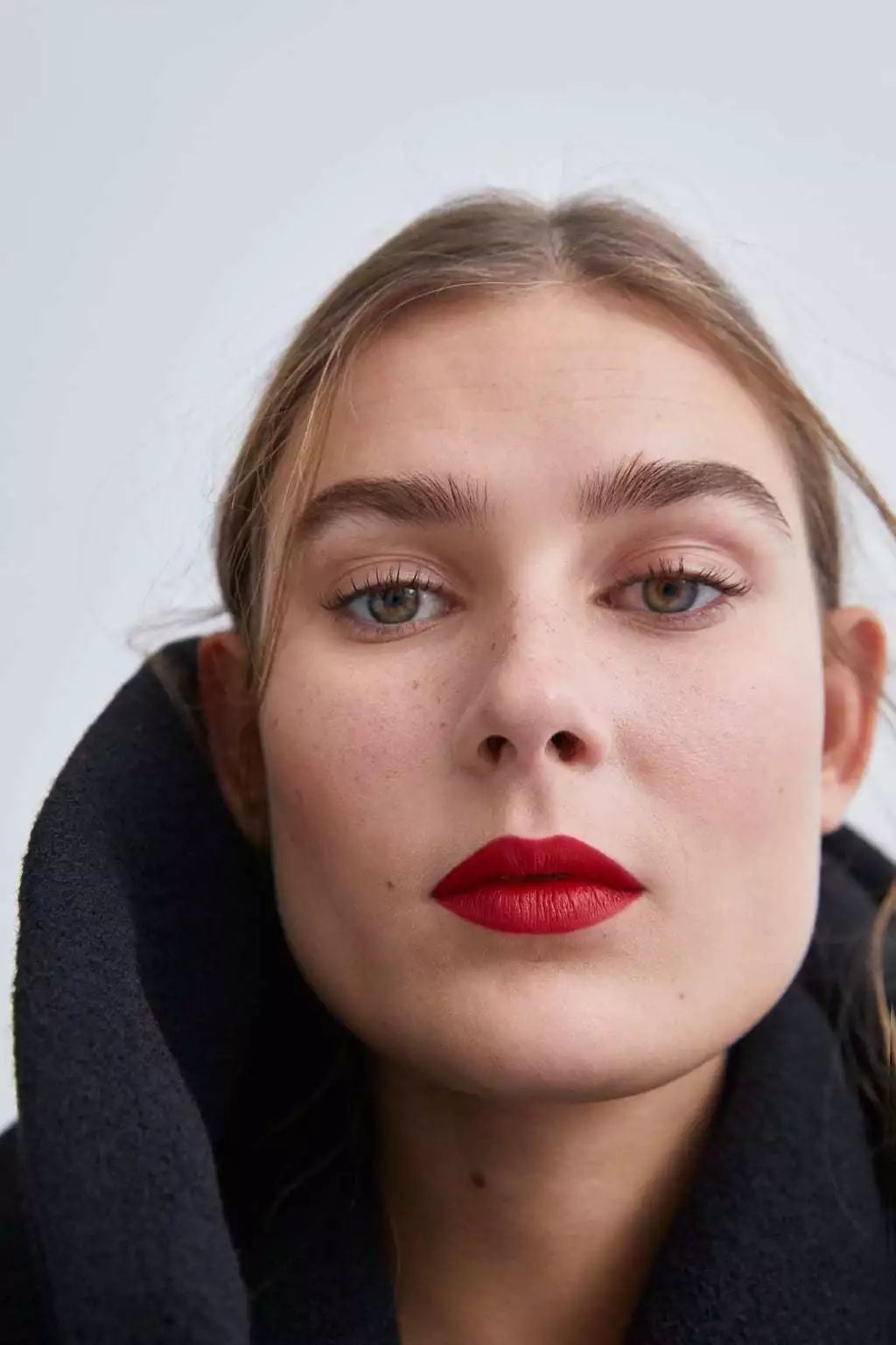 ZARA竟然出彩妆了