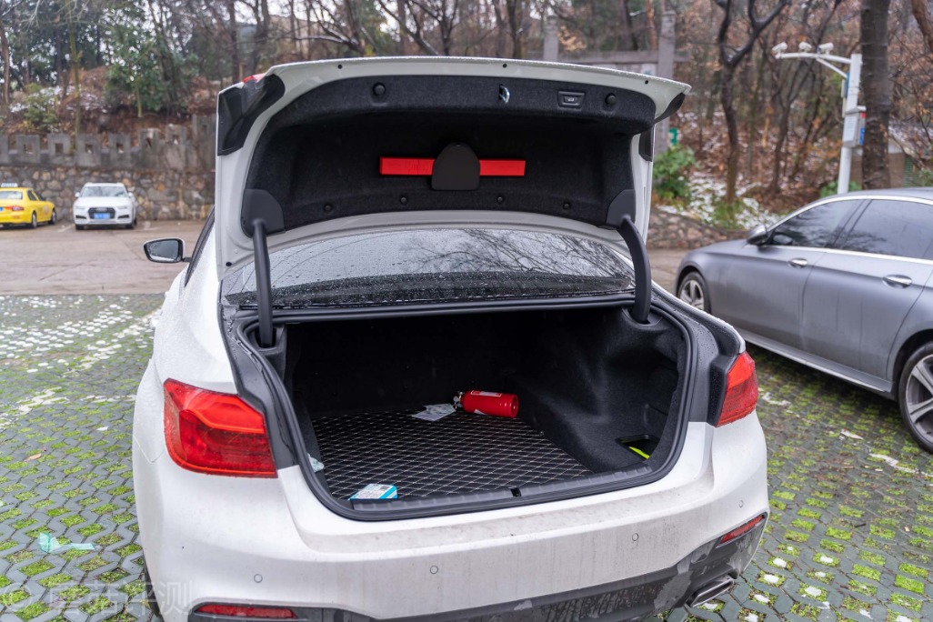 50万预算够买宝马530i吗,50万买宝马5系l4