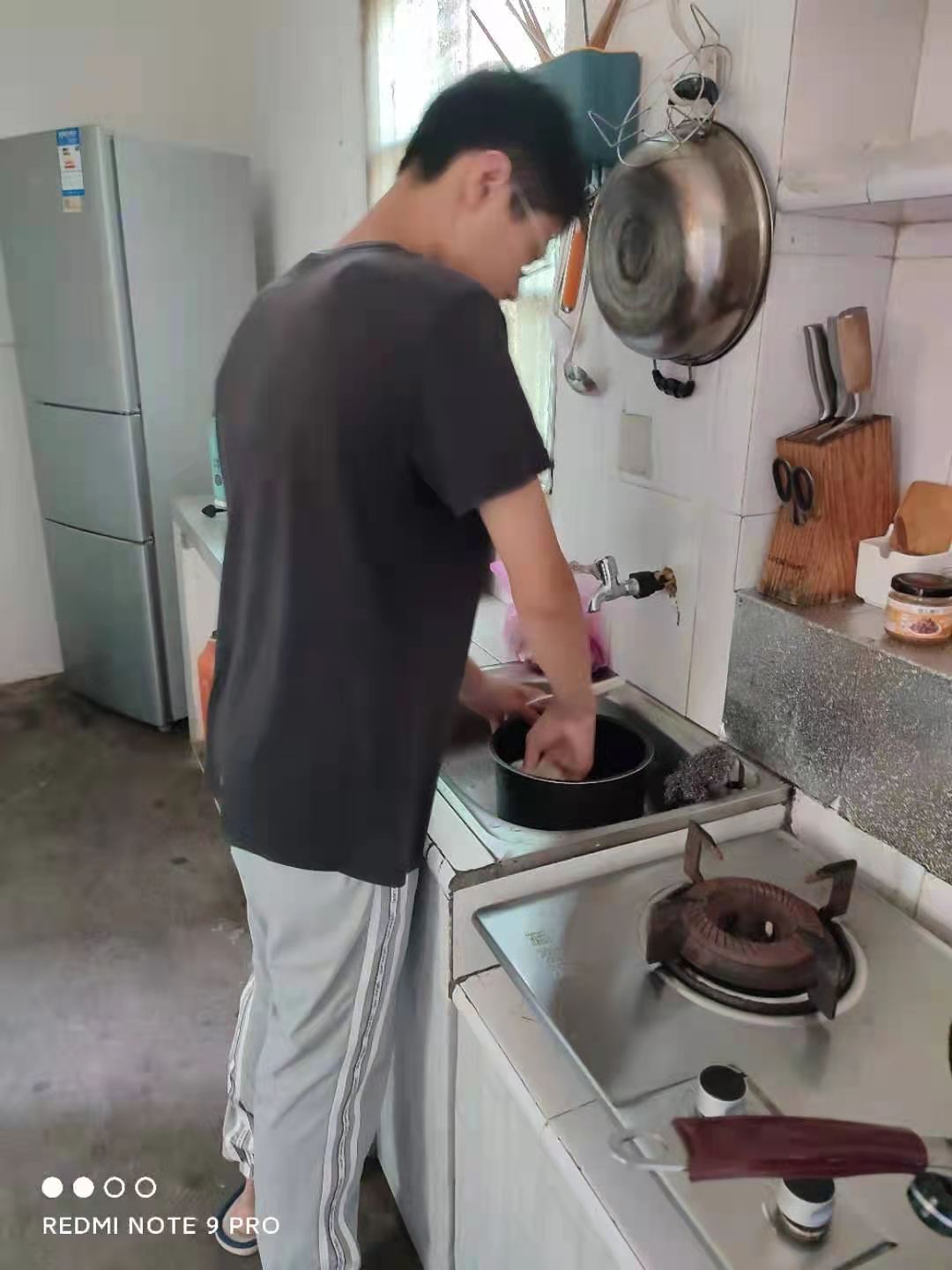 大渡口中学狠抓暑期劳动教育，落实“书记项目”