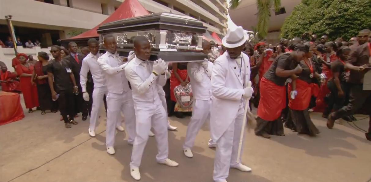 非洲人有多爱穿二手衣？每年进口三万吨，卖得比新衣服还火爆