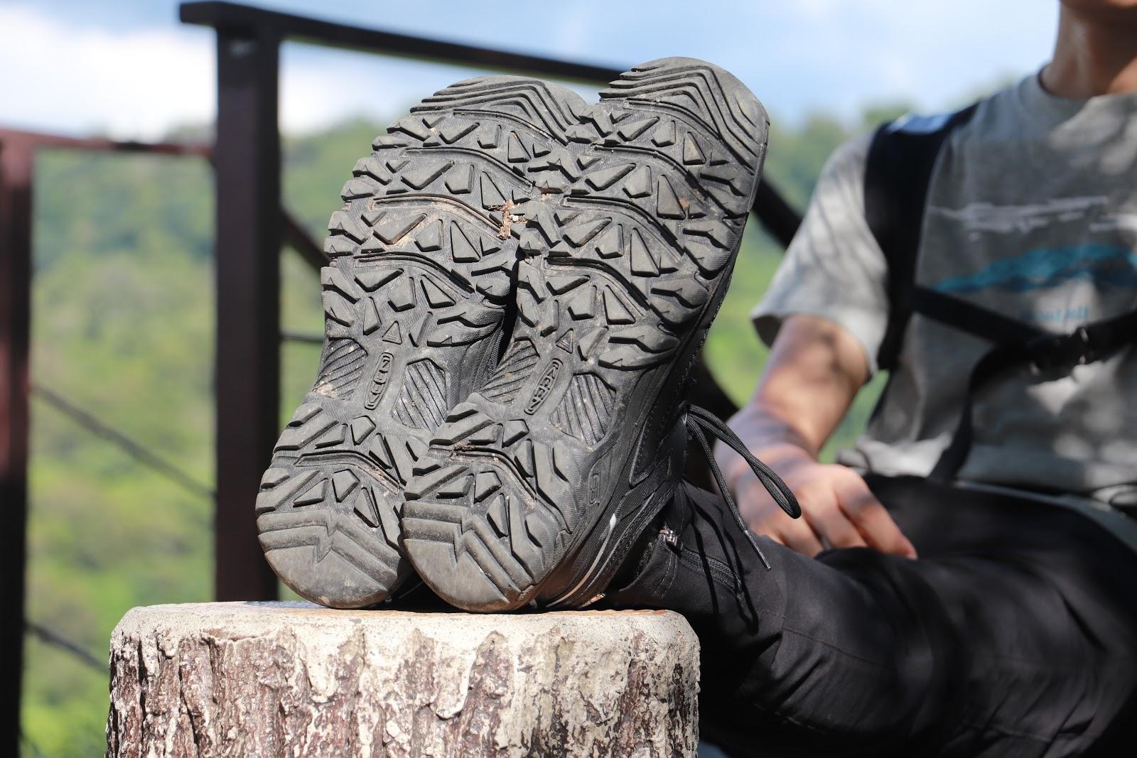 户外登山鞋哪种比较好用耐穿,小白入门登山鞋怎么选购