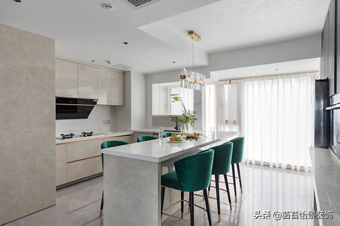 130平轻奢暖色风格,130平暗灰风格