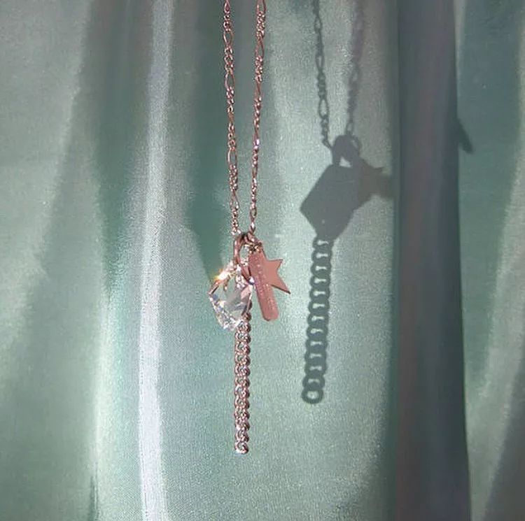 比起Ambush处了什么“对象”，我更关心这些小众配饰何时上新！