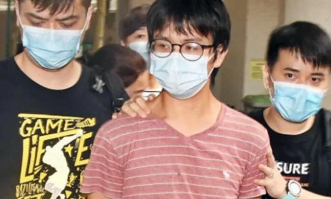 太狂了！香港这对母子竟然搞了个「*火军**库」卖手枪防毒面具及防弹背心...