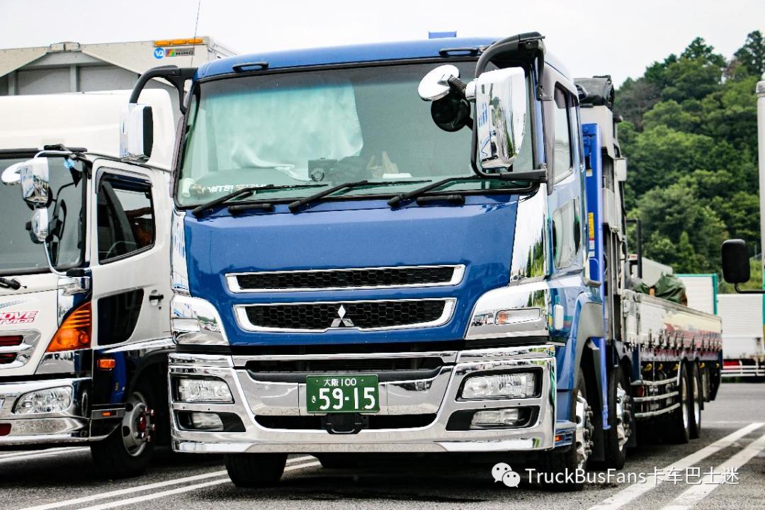 日本高速公路服务区随拍!卡车居然都这么帅